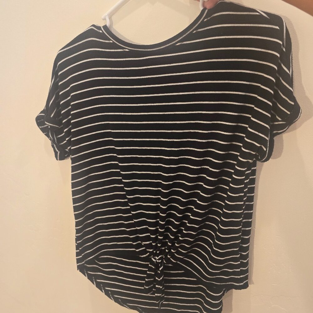 Black and white 🖤🤍 t-shirt
